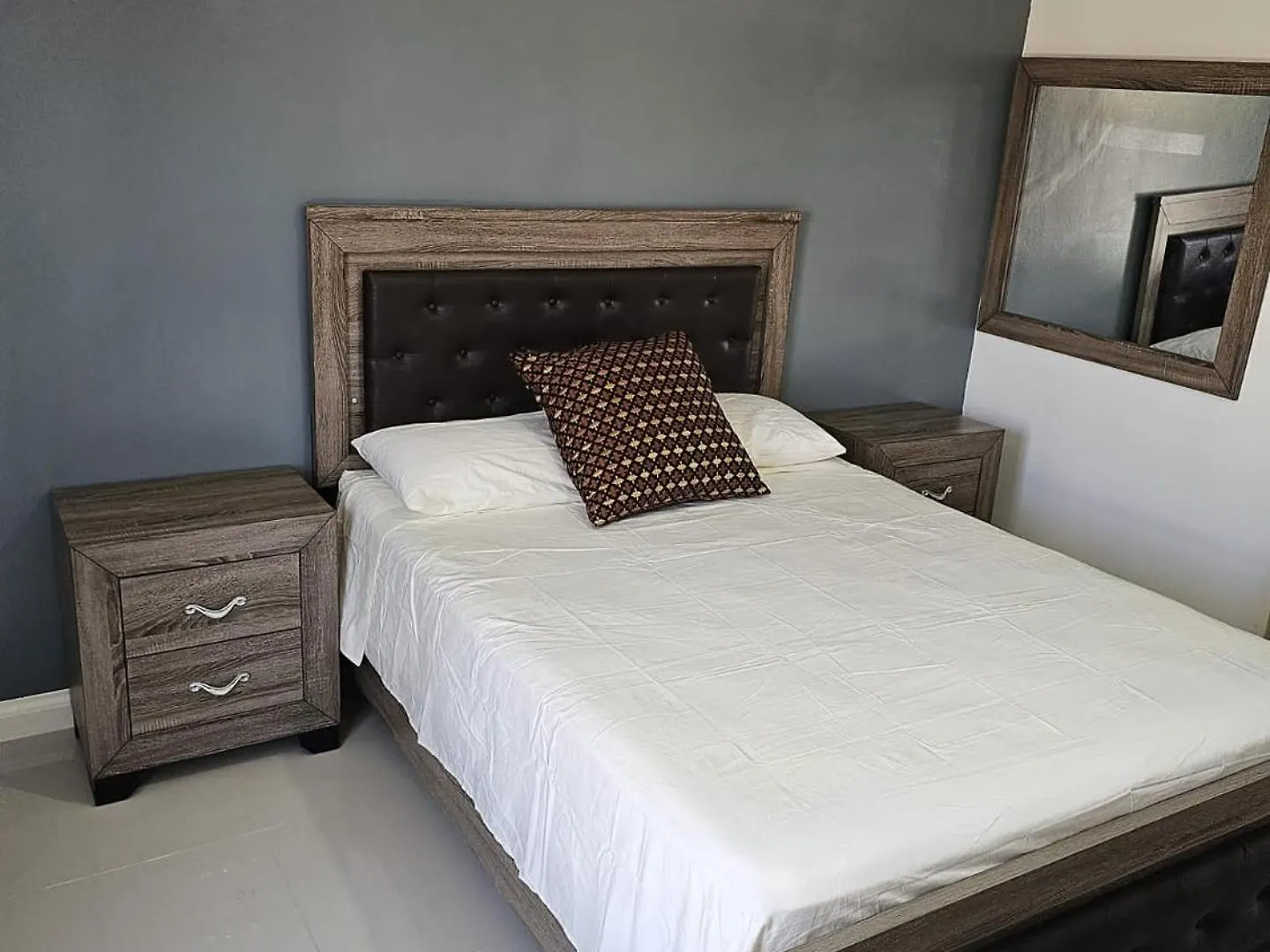 Charming 3-Bed Apartment In Portmore With Pool